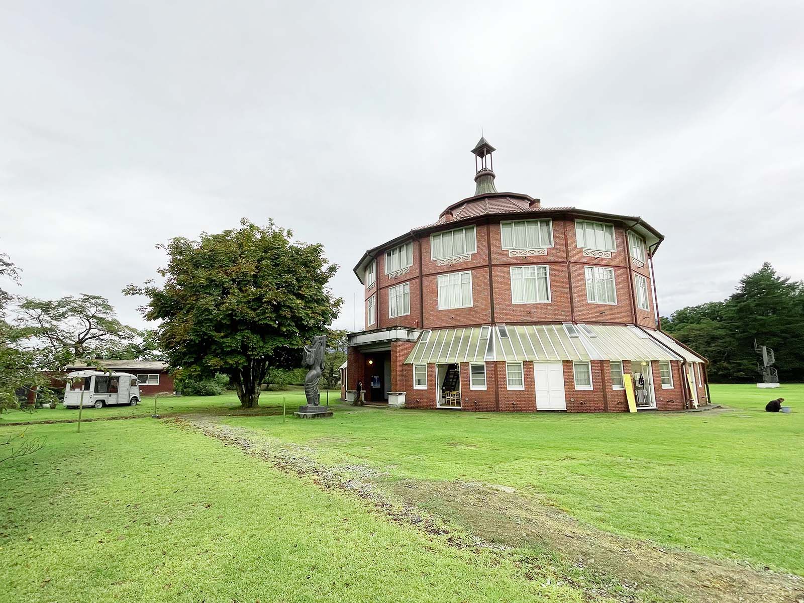 安藤忠雄ら有名建築家作品の結集地｜清春芸術村｜建録 TATE-ROKU