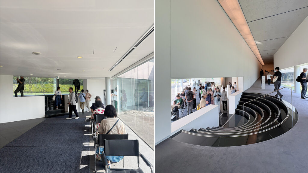 左:エントランスホール内観。展示室への導入部はT字型の開口になっている/右:展示室導入部の階段。床材に使われている黒御影石の本磨きも谷口さんの建築ではあまり見かけない印象