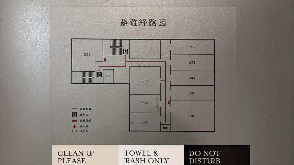 客室階の案内図(避難経路図)
